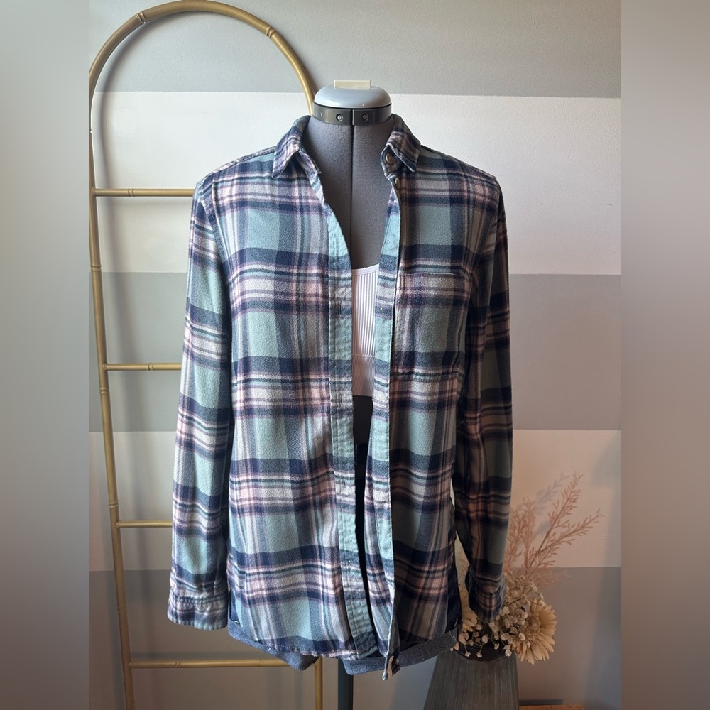American Eagle Outfitters Plaid Flannel Shirt